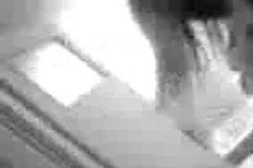 Тёлочка пытается навязать вам анонизм