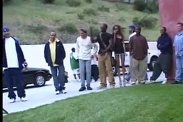 Многим людям хотят показать этот трах